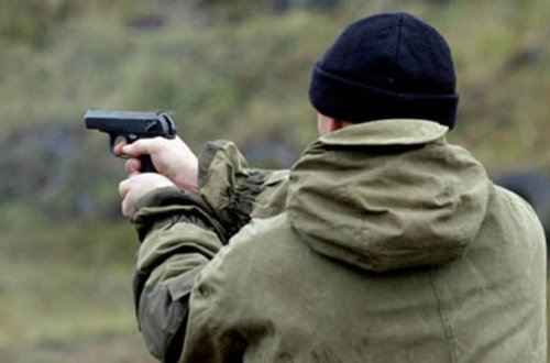 Nazirliyin əməkdaşı güllələndi