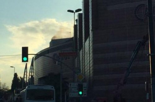 SON DƏQİQƏ: Məşhur alış-veriş mərkəzi yanır - YENİLƏNİR