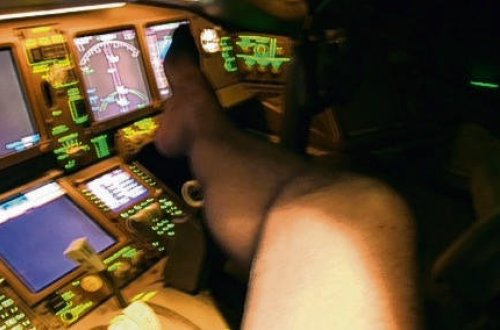 Təyyarədə ƏXLAQSIZLIQ!  - FOTOLAR