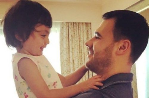 Eminin əkizləri və Əminə ilə yeni fotosu