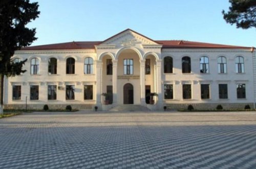 Ağdam rayon 93 saylı orta məktəbdə biabırçılıq: Direktor ərə gedib, məktəbi atası idarə edir