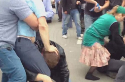 Bazarda dava düşdü - Azərbaycanlı qadın öldürüldü