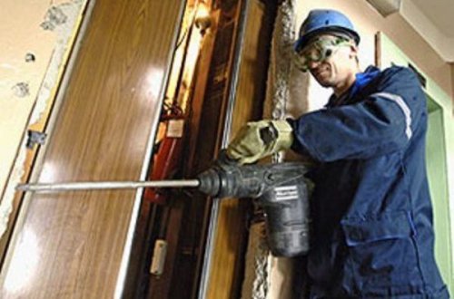 Yasamal və Nəsimi rayonunda vətəndaşlar liftdə qaldı - FHN xilas etdi