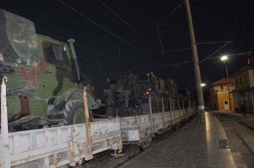 Türk ordusu Suriya sərhədinə çatdı