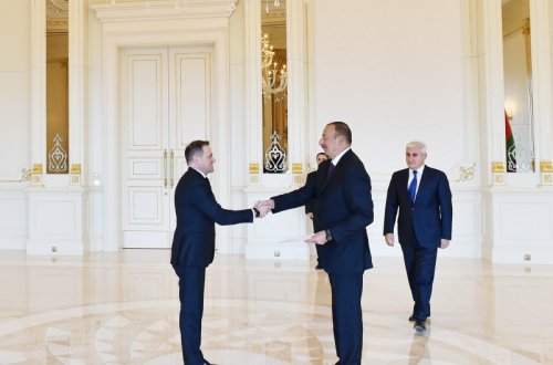 Prezident İlham Əliyev iki ölkənin Azərbaycanda yeni təyin olunmuş səfirlərini qəbul edib - FOTOLAR