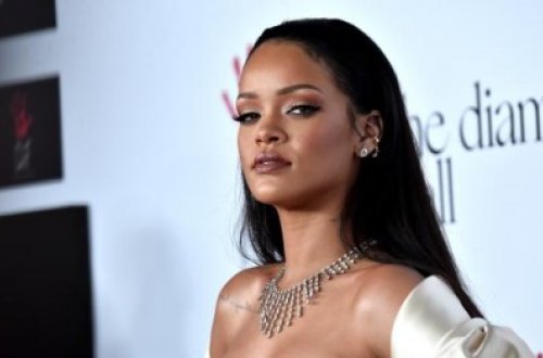 Rihanna onu sevənləri duyğulandırdı - Foto