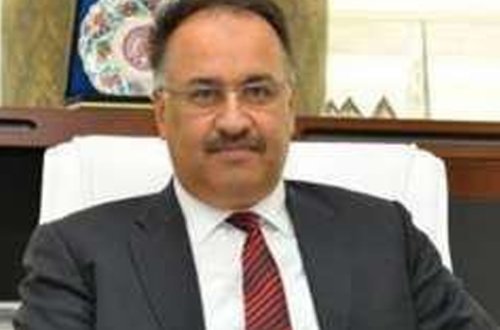 Türkiyədə universitet rektoru qandallandı