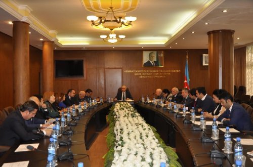 Şura qanun layihəsini müzakirə etdi