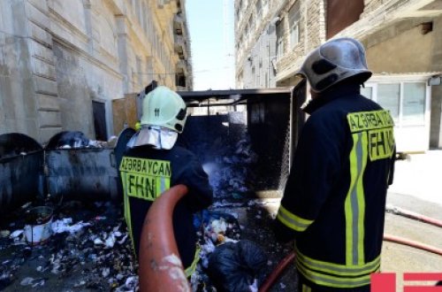 Suraxanıda ev yandı