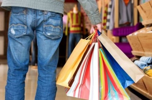 Kişilər üçün istirahət ticarət mərkəzi - Qadınlara giriş qadağandır!