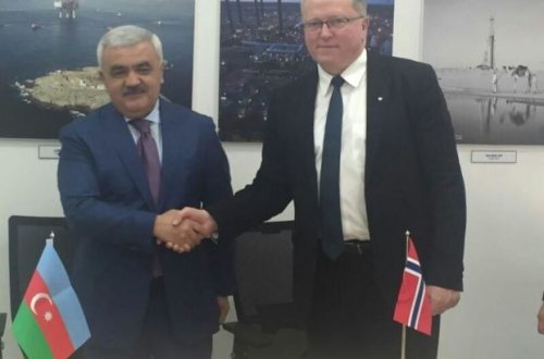 Rövnəq Abdullayev Abu-Dabidə bir sıra görüşlər keçirib – FOTO