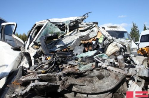 Qala yolunda ağır qəza: yaralılar var