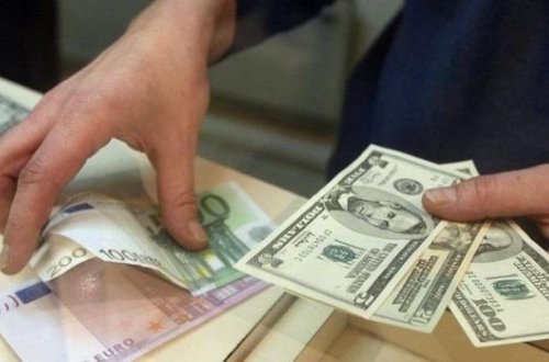 Trampın qələbəsi dolları və dünya bazarlarını sarsıdıb