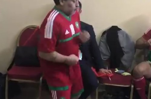 Maradona rəqs edir- Əfsanəvi futbolçudan özəl görüntülər