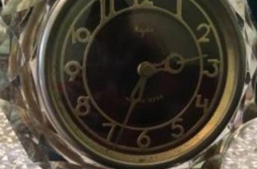 Bakıda köhnə saat qeyri-adi qiymətə satışa çıxarılıb