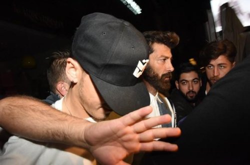 Ulduz futbolçu içkili halda diskotekada - Fotolar