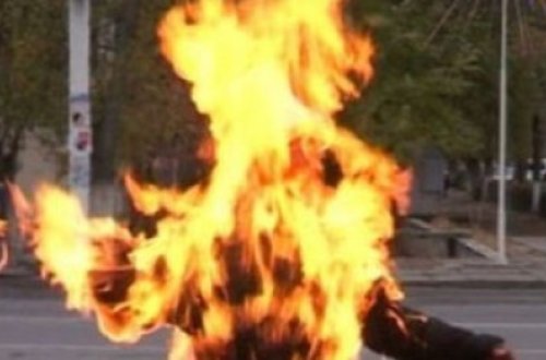 Ağdamda DƏHŞƏT: ər arvadını yandırdı