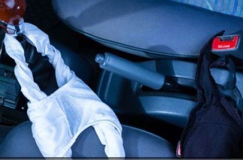 Avtomobildə sevişən cütlük faciəvi şəkildə öldü - FOTOLAR