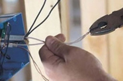 İşıq İdarəsinin işçisini “tok” vurdu, öldü