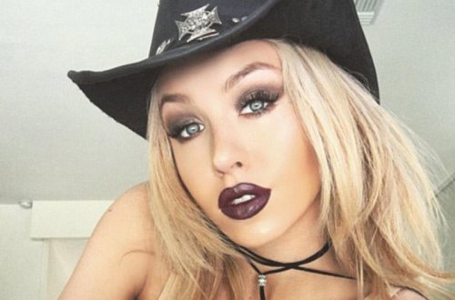 Məşhur teleaparıcının arvadı çılpaq fotolarını paylaşdı - FOTO