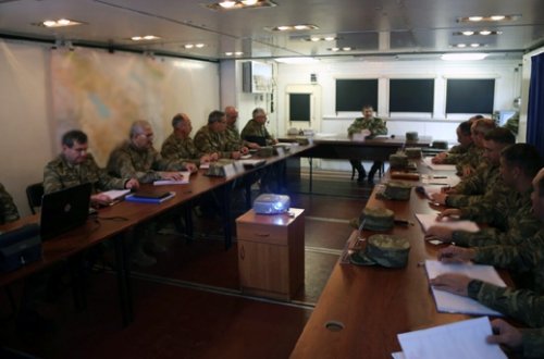 Zakir Həsənov səhra şəraitində müşavirə keçirib - FOTOLAR