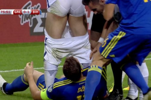 Tarixin ən ilginc qırmızı kartını aldı - FOTO + VİDEO