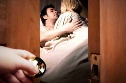 Arvadını yataqda başqası ilə sevişərkən tutdu, öldürüldü - FOTOLAR