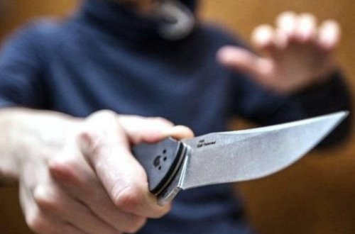 Göyçayda CİNAYƏT: Lisey şagirdi adam bıçaqladı