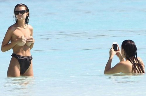 Qalmaqallı gözəl yenə də soyundu - FOTOLAR 18+