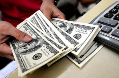 Türkiyədə dollar bu gün də rekord qırdı