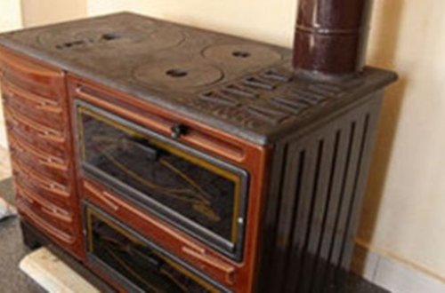 Qoca kişi sobanın üzərinə yıxıldı - Yanaraq öldü...