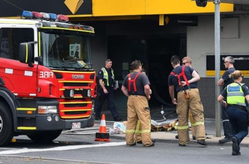 Bankda özünə od vurdu - Avstraliyalı müştəri...