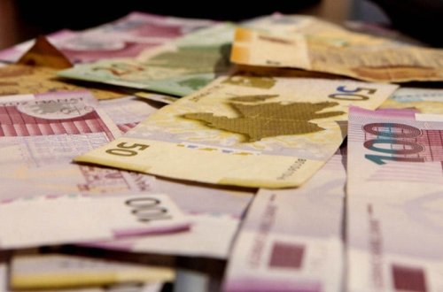 Oğurladığı çantadan təqribən 2500 manat çıxdı