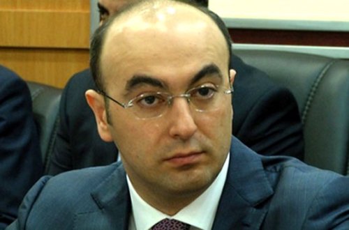 Elnur Aslanov Rabitə Nazirliyindən çıxarıldı