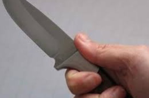 Bakıda qonaq ev sahibini bıçaqlayıb qaçdı