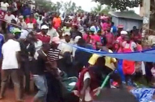 RÜSVAYÇI HADİSƏ: Ərini aldatdı, intim münasibətdə sevgilisinə yapışıq qaldı və... - FOTO+VİDEO