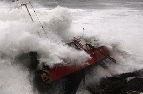İki gəmi toqquşdu: 15 nəfərdən xəbər yoxdur