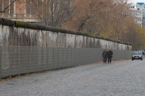 Münhendə almaniyalıları miqrantlardan ayıracaq divar tikilir — VİDEO