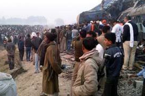 Hindistanda qatar qəzası nəticəsində ölənlərin sayı 116 nəfərə çatıb