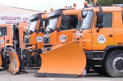 Yolları qardan təmizləmək üçün texnika saz vəziyyətə gətirilib – FOTO + VİDEO