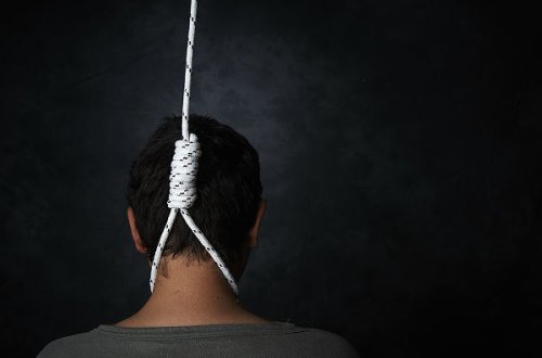 Sumqayıtda orta məktəbdə intihar