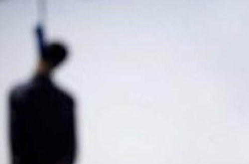 25 yaşlı oğlan hamamda özünü asdı