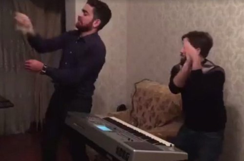 Bank kreditləri haqqında mahnı: 