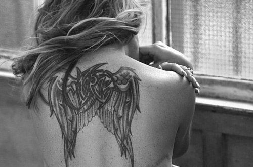 Məşhur müğənni əməliyyatdan sonra soyundu - FOTO