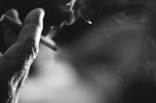 Bu reklama baxan siqaretdən imtina edir - FOTOLAR