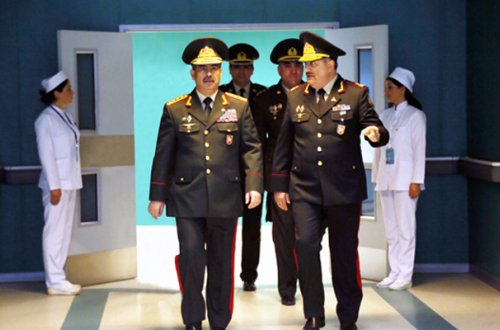 Zakir Həsənov həkimlərlə görüşdü - Fotolar