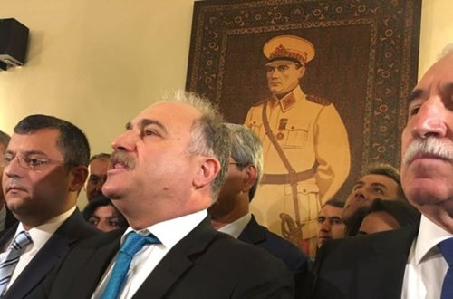 Heydər Əliyevin hədiyyəsi yerinə asıldı