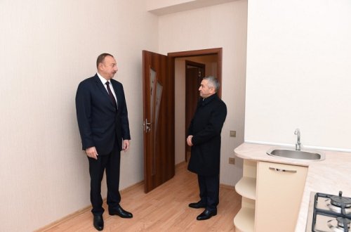 Prezident yeni binanın açılışında