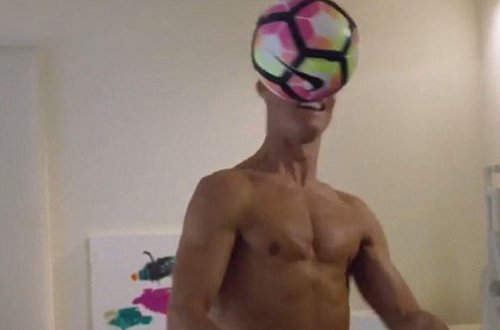 Ronaldo yataq görüntülərini yaydı: 