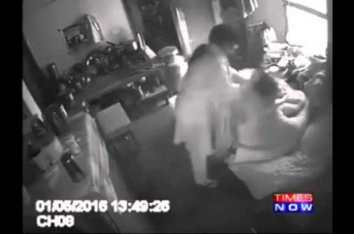 Ər arvadı izləmək üçün evə gizli kamera yerləşdirdi - Dəhşətli görüntülər... - VİDEO